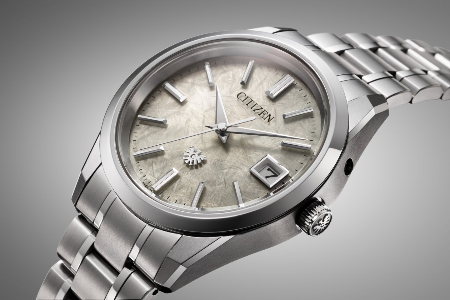 『The CITIZEN』30周年限定モデルが「メカニカルモデル」と「高精度年差エコ·ドライブ」からそれぞれ発売～未来への飛翔をイメージ