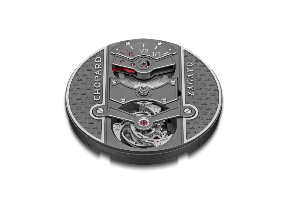 ショパールが イタリアの名高いカロッツェリアと共同開発した 超軽量