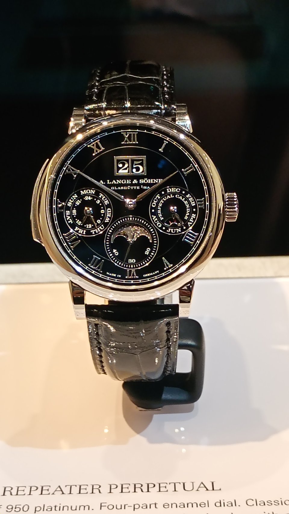 In-Depth: A.ランゲ&ゾーネ 初代ダトグラフを知る - Hodinkee