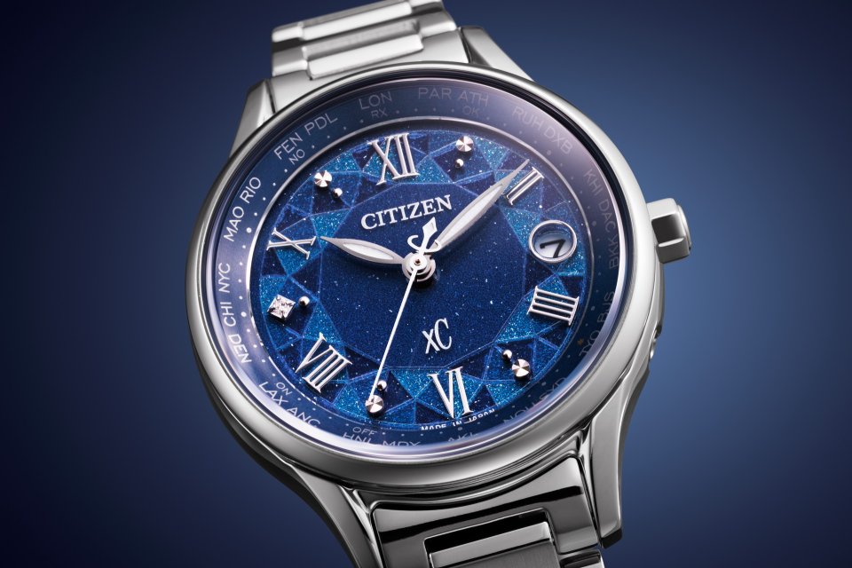 シチズンから「アテッサ」と「クロスシー」のペアモデル「DEAR