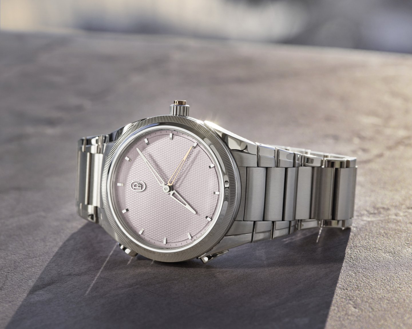 トンダ PFミニッツラトラパンテ ステンレススティール／アークティック・ローズ すべての瞬間に光を