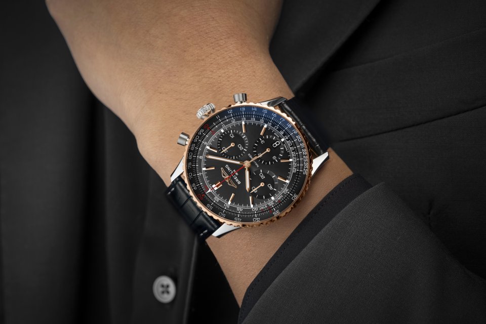 ブライトリングからブラックのワントーンで統一した日本限定モデル