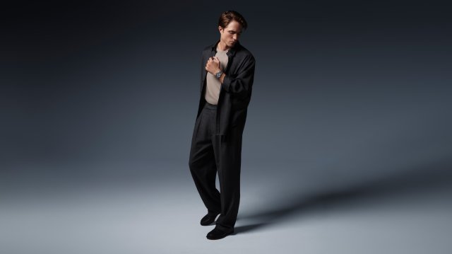 ジャガー・ルクルトの新グローバルアンバサダーに、英国人俳優のロバート・パティンソンが就任～ブランドのハイエンド・ウォッチを着用して2026年ヴェネツィア国際映画祭に登場