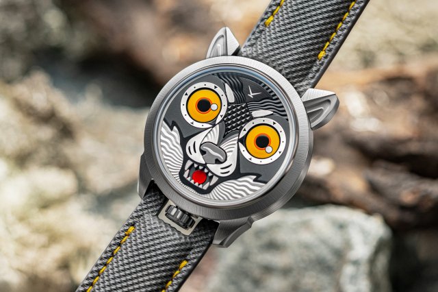 コンスタンチン・チャイキン新モデル「Wolf」～ 狼の眼差し、牙、毛並みを時計機構と高度な装飾技法で表現。独自の「満月期間表示」を新開発