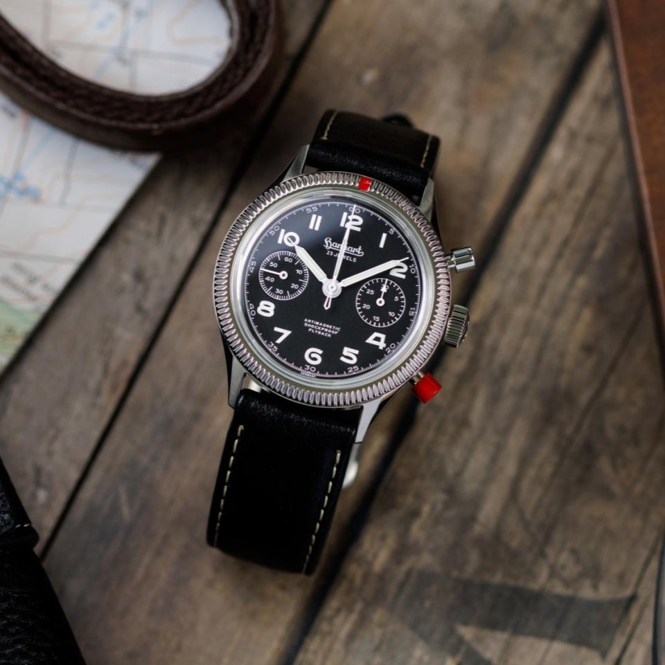 ハンハルトに「417ESヘリテージ・フライバック」が誕生～赤い