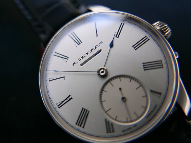 ＜モリッツ・グロスマン＞懐中時計を思わせるヴィンテージデザイン