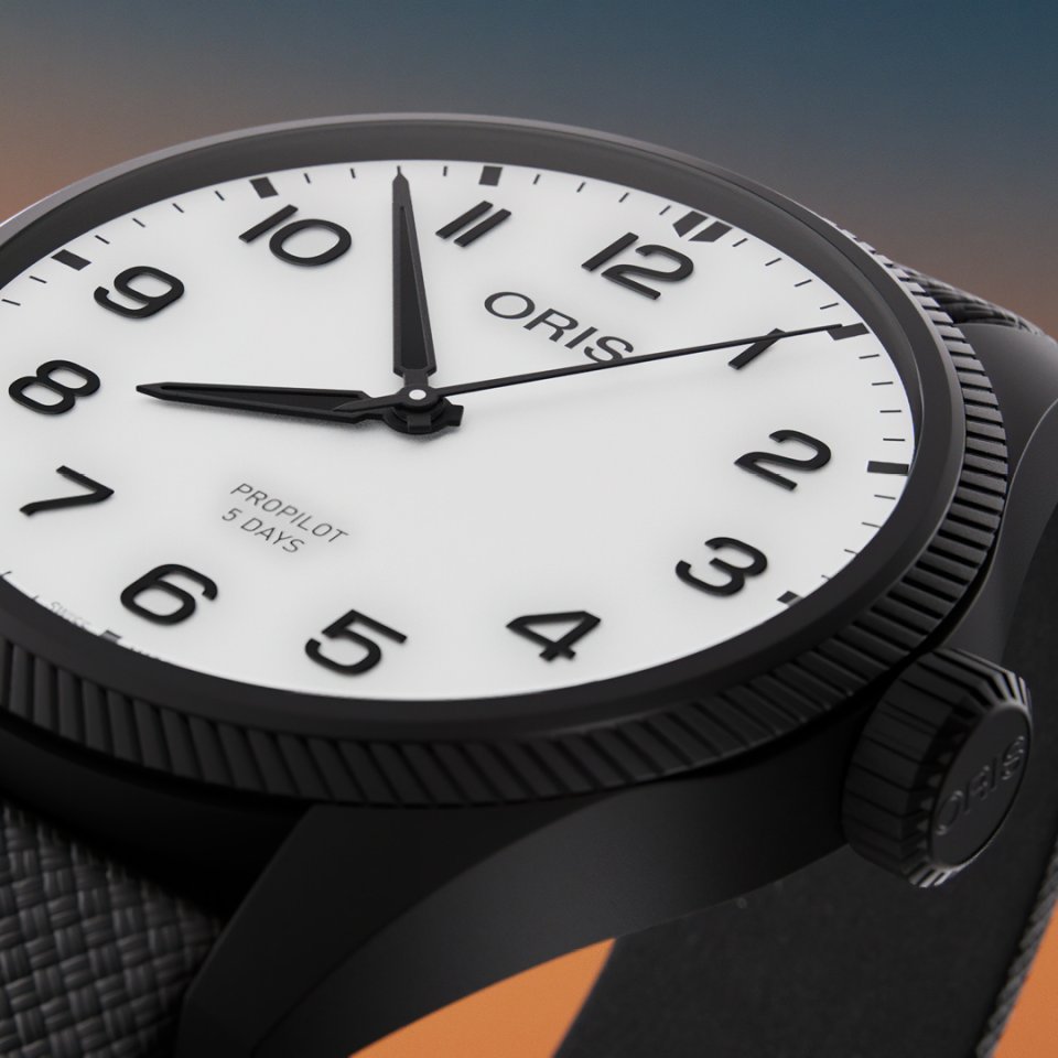 オリス「ヘルシュタインエディション 2025モデル」発表～暗闇の中、3時