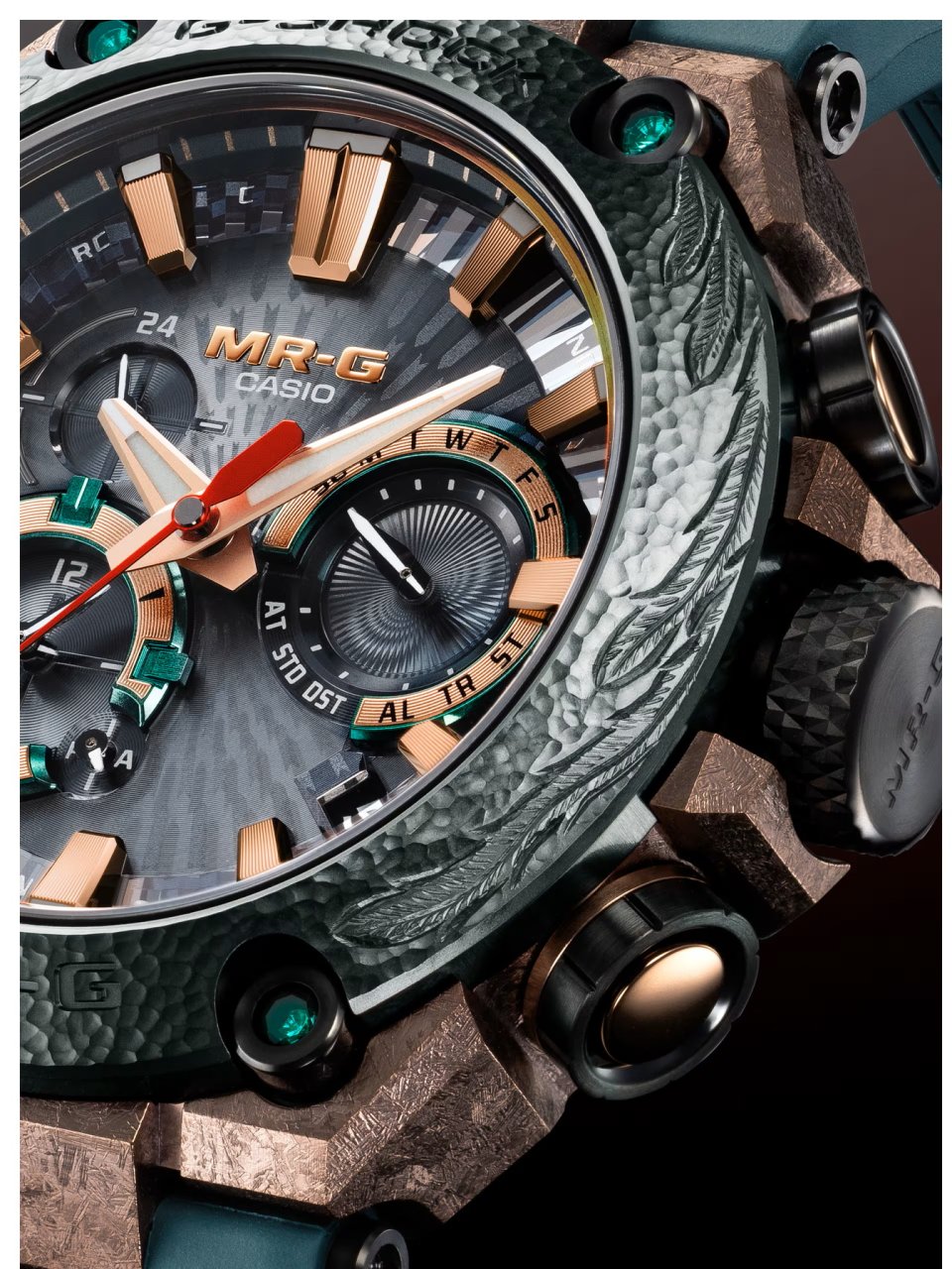 G-SHOCKから特別仕様のMR-Gが登場～「鐵鐔（くろがねつば）」を手がけ