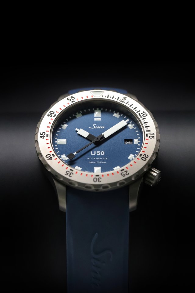 ジンから、ダイバーのための精密機器「U50 B」が登場～ジン・テクノロジーを集積したマッドブルーの新作